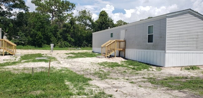 Primary Photo - 17020 Meridian Blvd