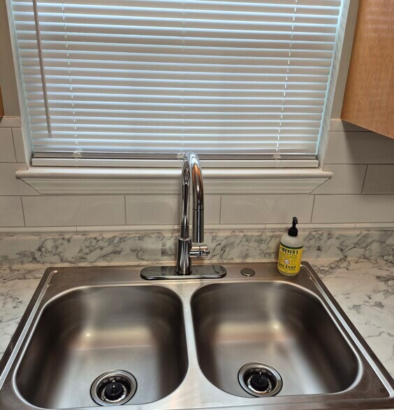 Building Photo - 25 Lyles Rd