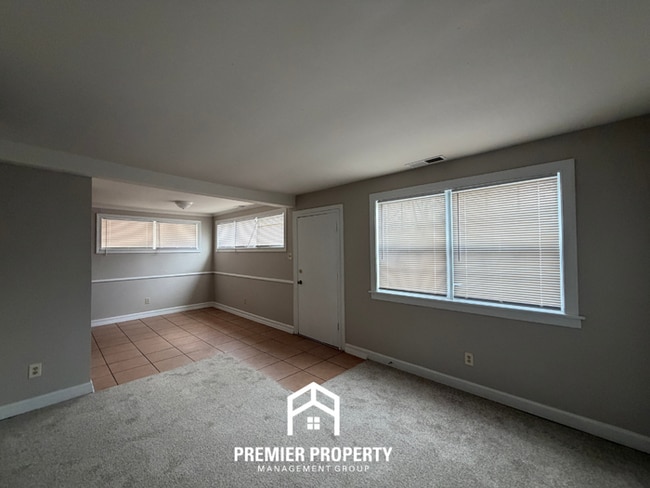 Building Photo - Cozy 3BR Memphis Home with Fenced Yard, Bright Living Space & Convenient Layout