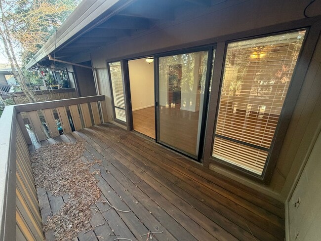 Building Photo - 2 bedroom | 1 bathroom | Arden-Arcade Condo Available Now!