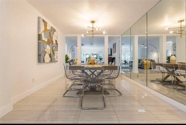 Building Photo - 1311 Monroe St