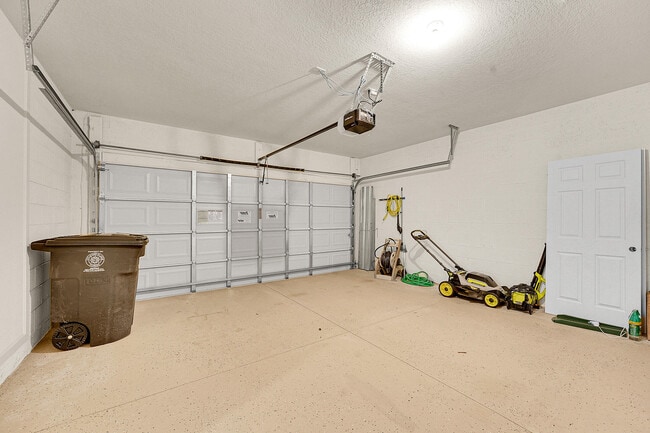 Building Photo - 10692 SW Vasari Way