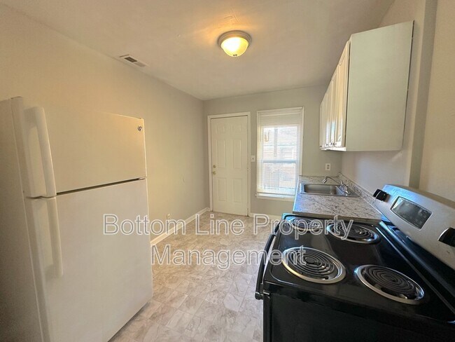 Building Photo - 2728 Remington St