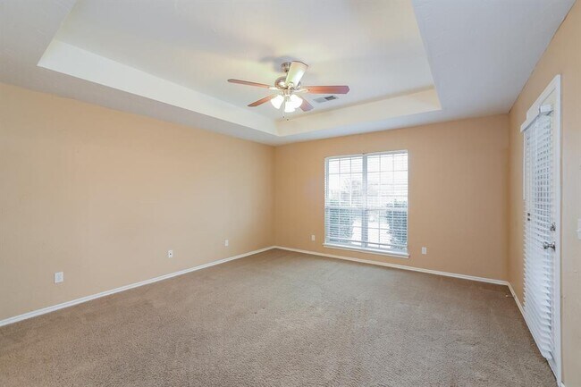 Building Photo - 536 SW 154th Ct