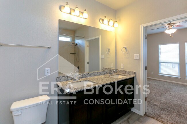 Building Photo - 1236 Grand Oak Trl