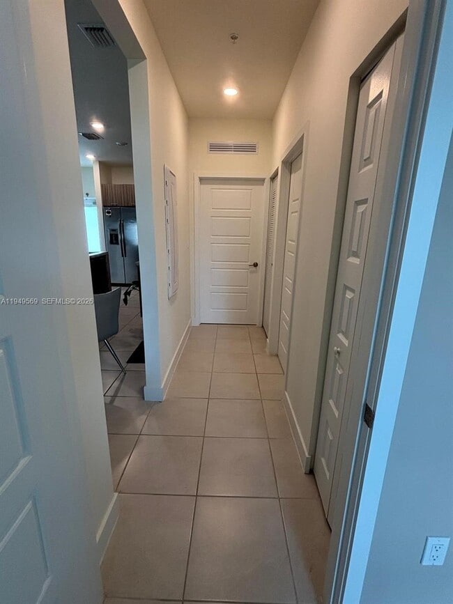 Building Photo - 4636 NW 84th Ave