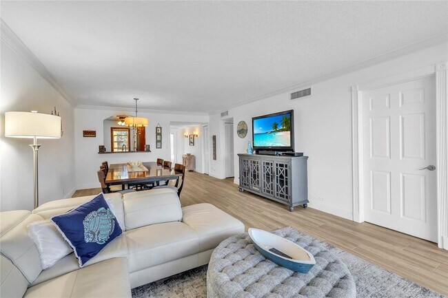 Building Photo - 3150 NE 48th Ct