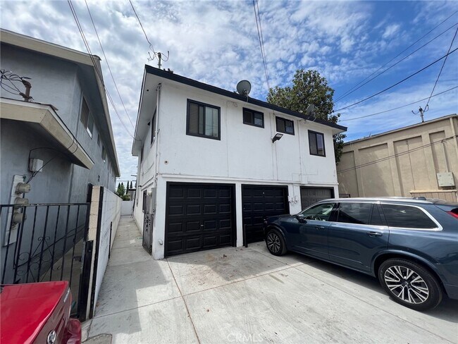 Building Photo - 4225 W 120th Street Unit C