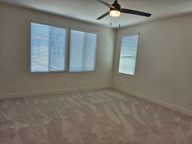 Building Photo - Adorable 4 bedroom 3 Bath with Loft