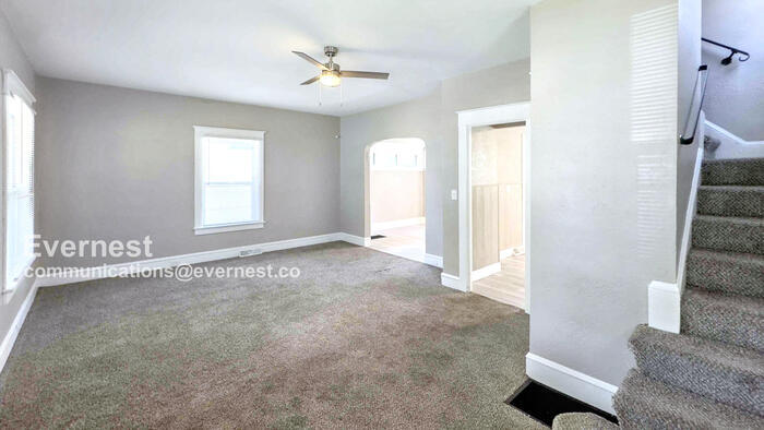 Building Photo - 714 Hampton Ave