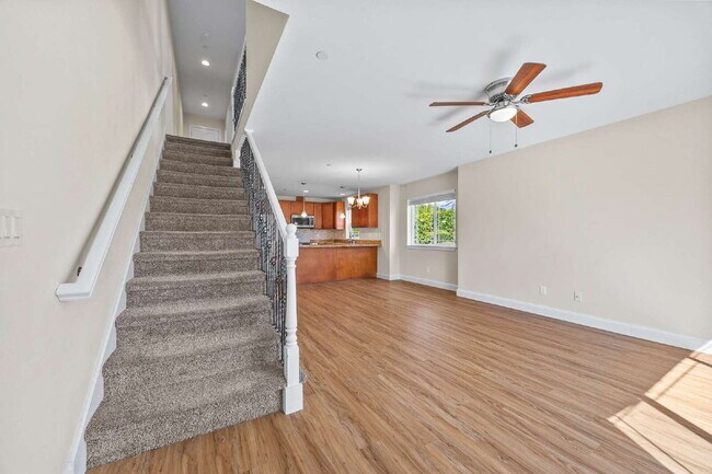 Building Photo - **APPLICATION ALREADY RECEIVED. NO SHOWINGS AT THIS TIME** 4 bedrooms, 2.5 bathrooms with attache...