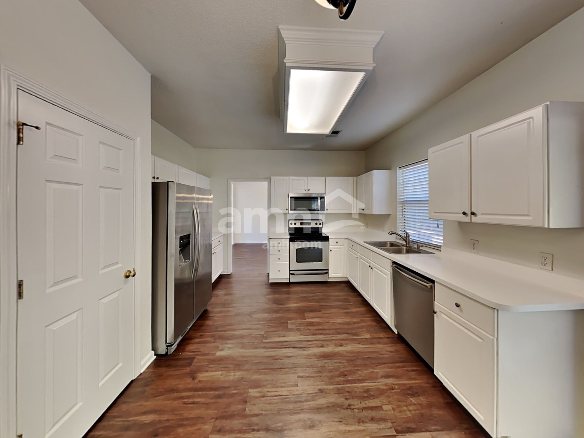 Building Photo - 11200 Longhedge Ln