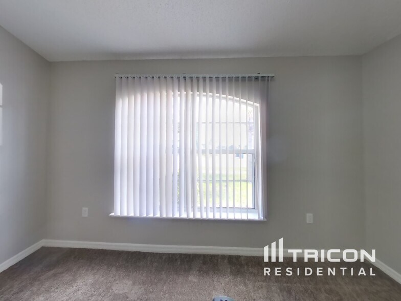Building Photo - 7312 Lawn Tennis Ln