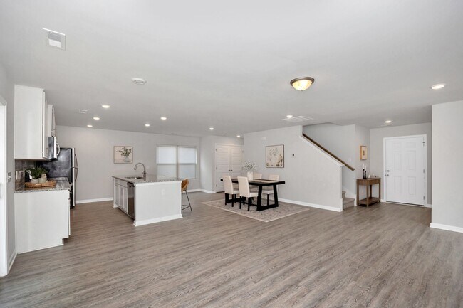 Building Photo - 3 Bedroom House in East Limestone