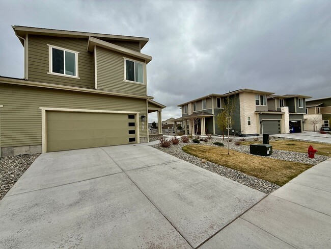 Primary Photo - Beautiful Modern 3-Bedroom, 2.5 bath Townh...