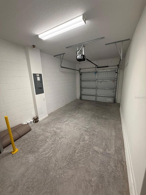 Building Photo - 14910 Harvest St