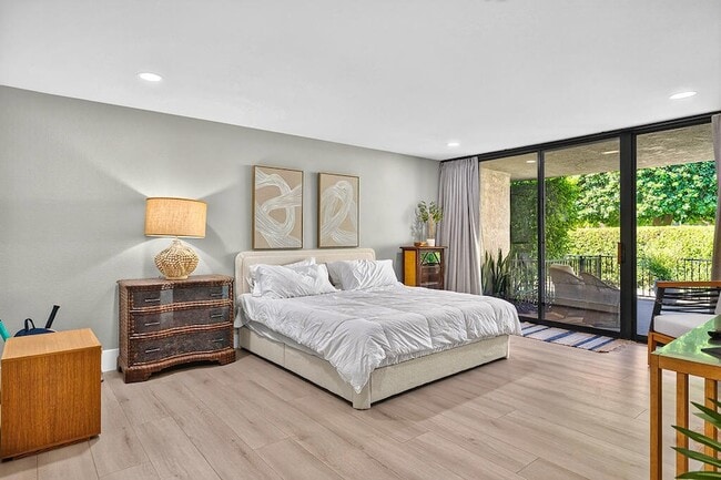 Building Photo - 77765 Cottonwood Cove