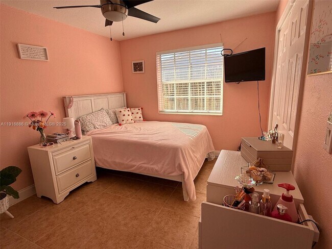 Building Photo - 11007 SW 3rd St