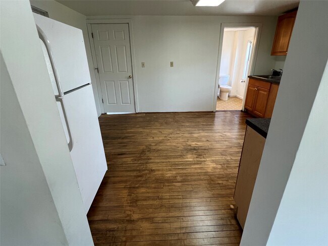 Building Photo - 4 Erie St