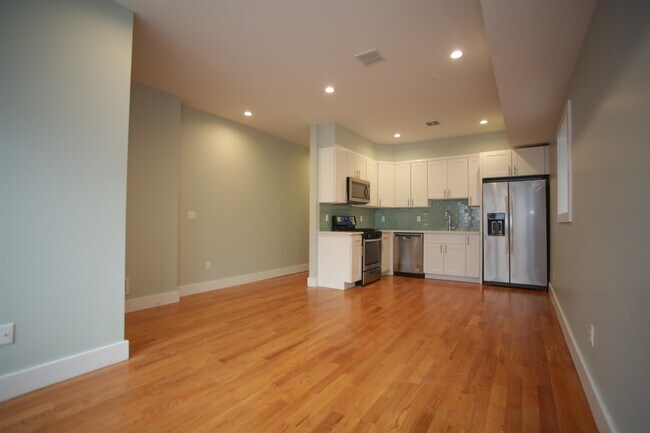 Building Photo - 141 Beach St