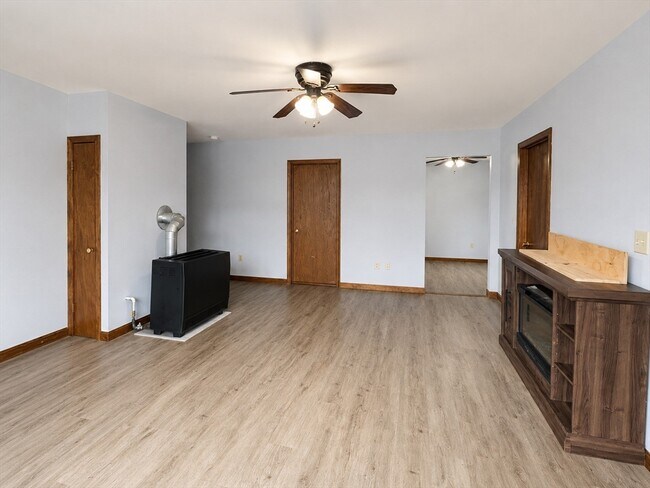 Building Photo - 90 Aetna St