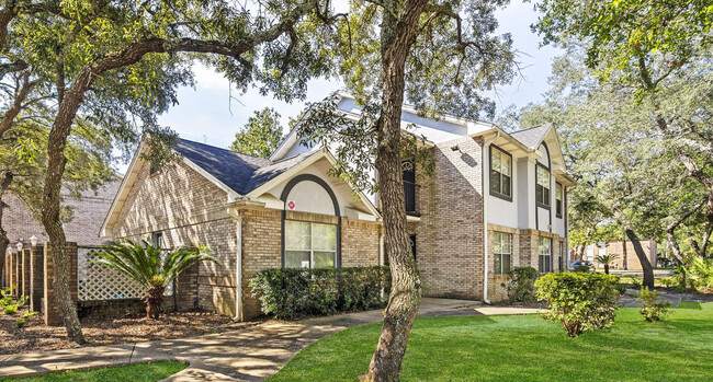 Building Photo - Cross Oaks Apartments