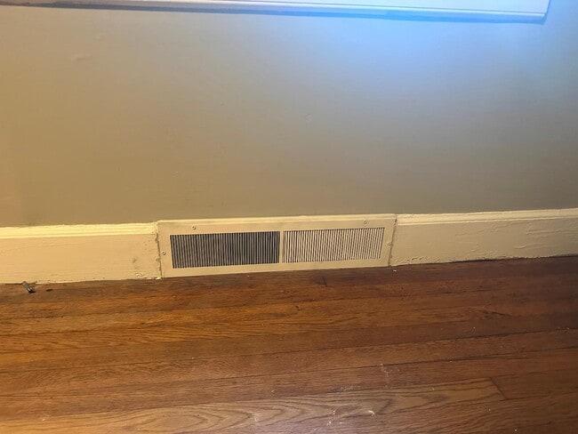 Building Photo - 1517 N Roxboro St