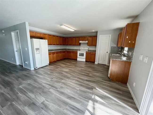 Building Photo - 856 Windrose Dr