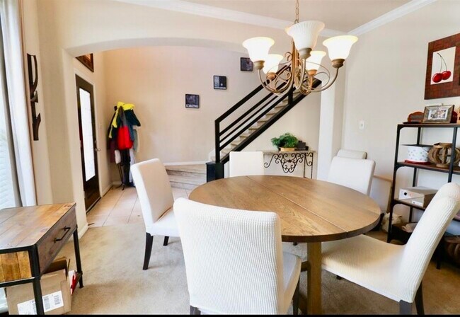 Building Photo - 135 S Spinning Wheel Cir
