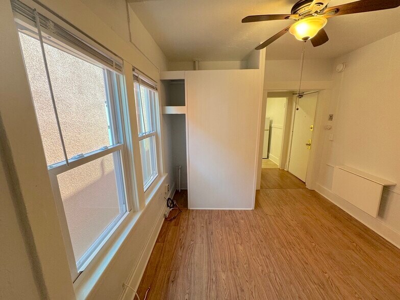 Building Photo - 40 Brooks Ave