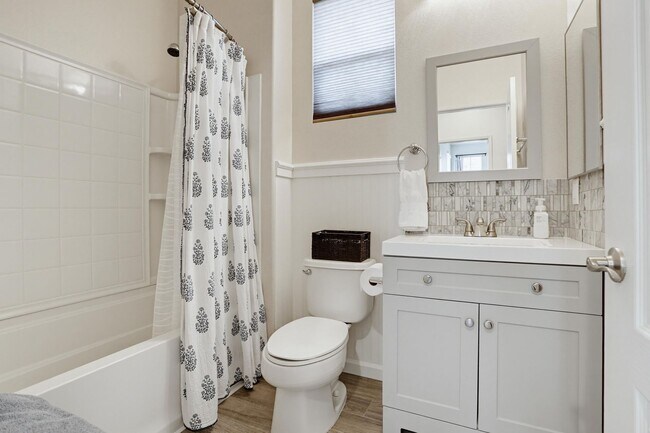 Building Photo - Stylish 3BR Home in Santee | Solar | Garage | Resort-Style Amenities