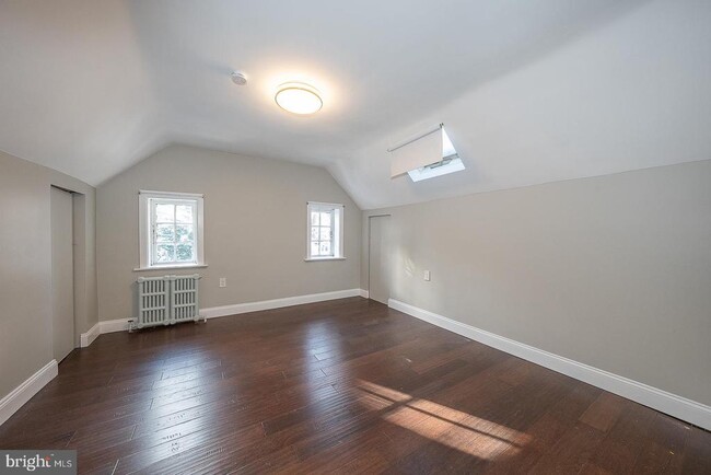 Building Photo - 625 Chelten Hills Dr