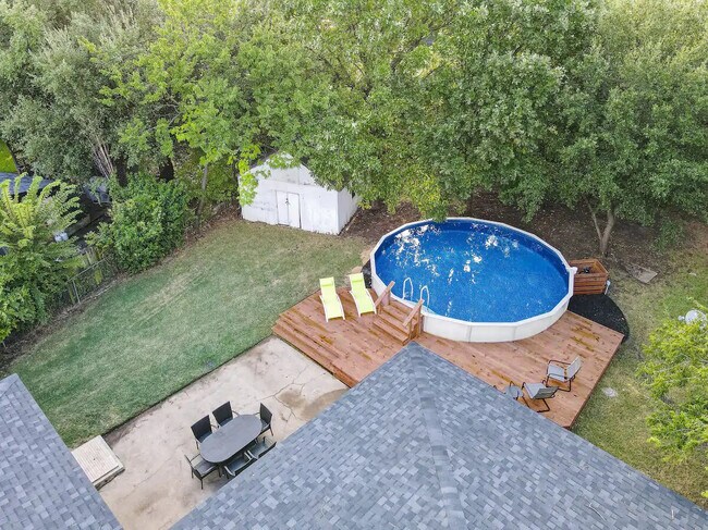 Building Photo - 1919 Puritan Dr