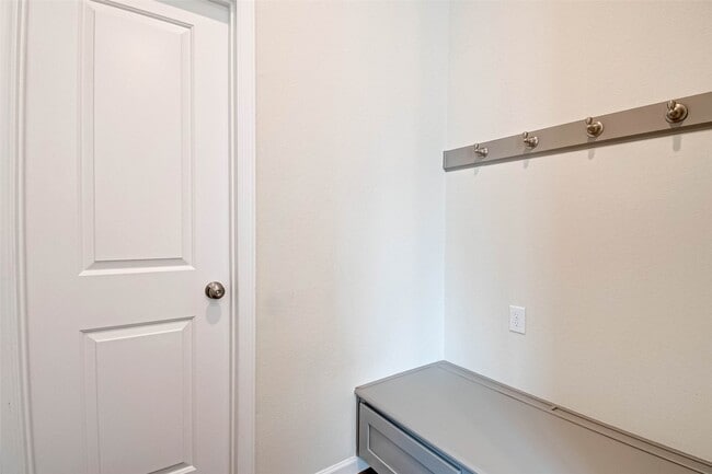 Building Photo - 617 Aspen Falls Ct