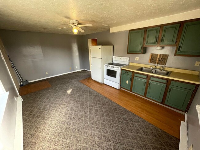 Building Photo - 8975 Lee Ln