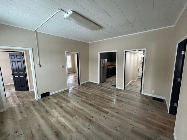 Building Photo - 316-318 W. Adams St.