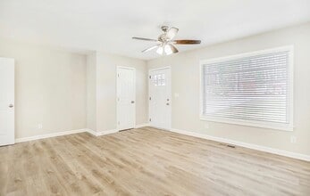 Building Photo - 3068 Rollingwood Ln SE