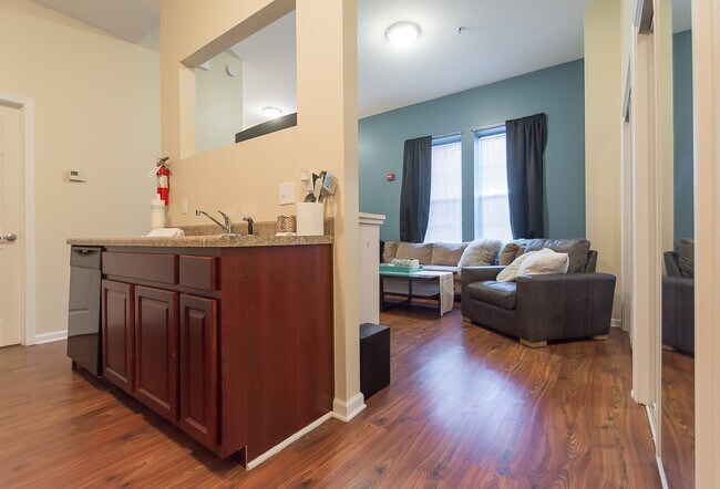 Interior Photo - Morton Grad Apartments