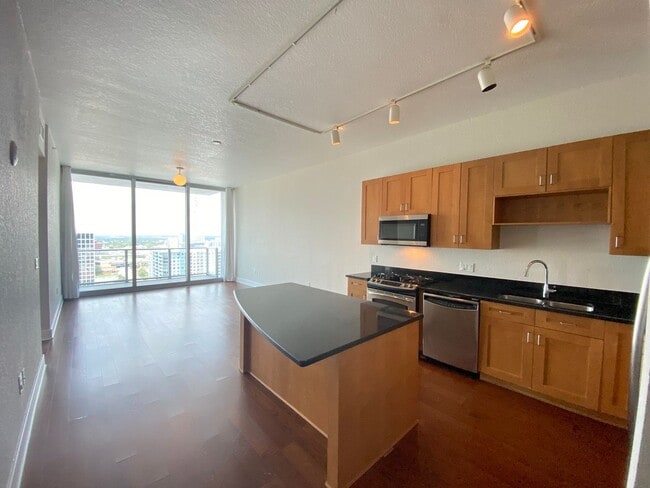 Building Photo - 2 Bedroom 2 Bath VUE Condo -- Application ...