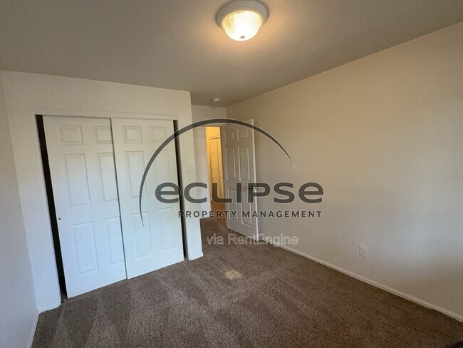 Building Photo - 497 Coronado Ct