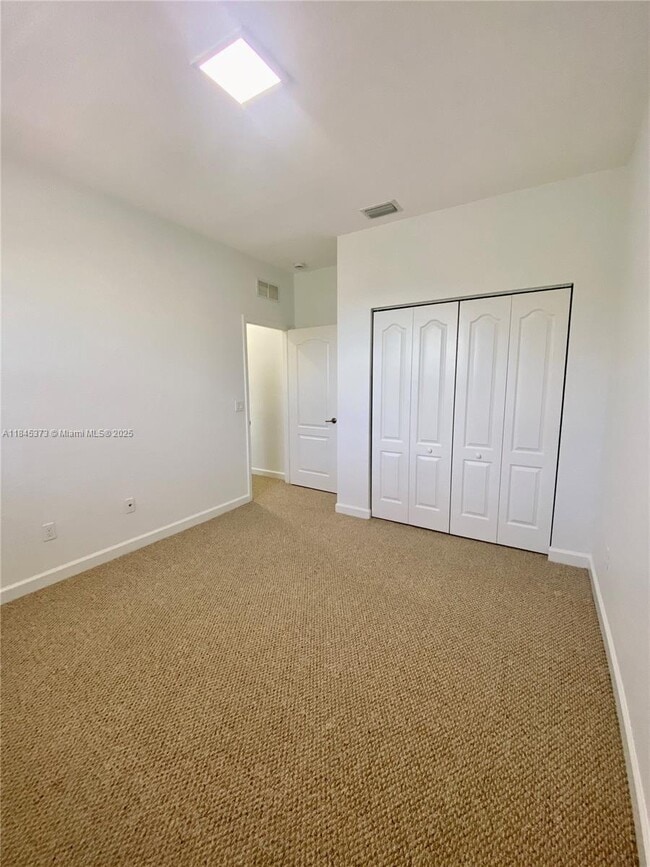 Building Photo - 9604 Town Parc Cir N