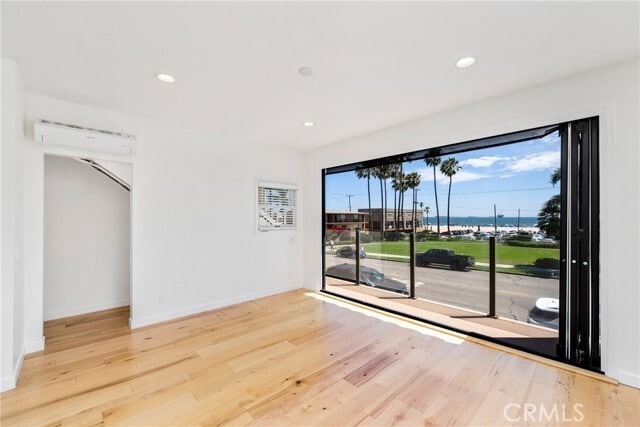 Building Photo - 913 Ocean Ave