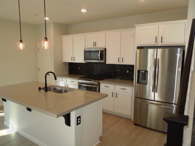 Building Photo - 8785 Sheldon Terrace Ln
