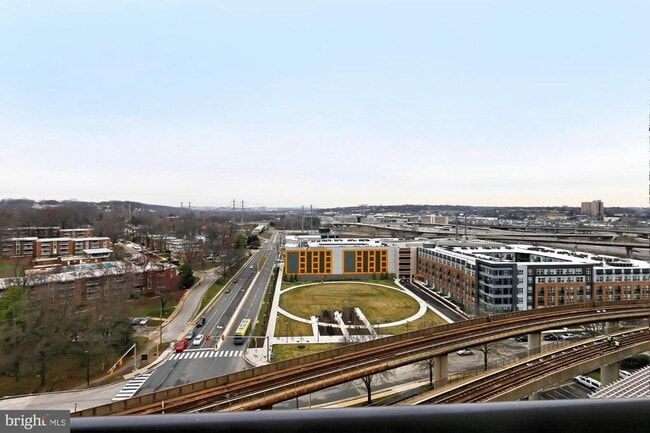 Building Photo - 2451 Midtown Ave