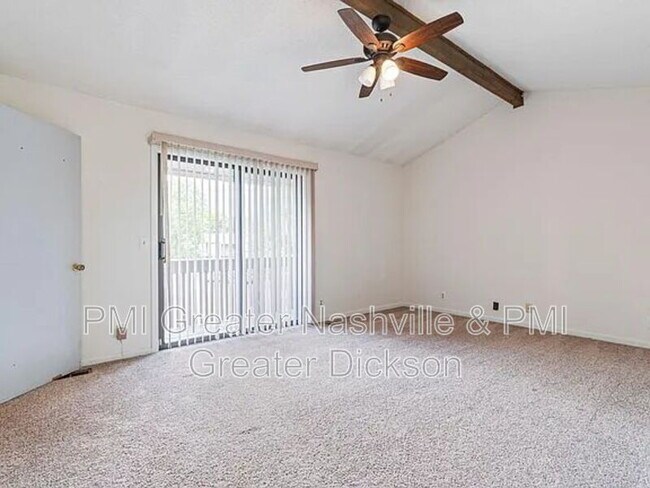 Building Photo - 717 Barlin Ct