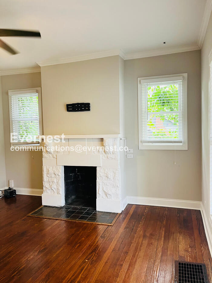 Building Photo - 2913 Davis Ave