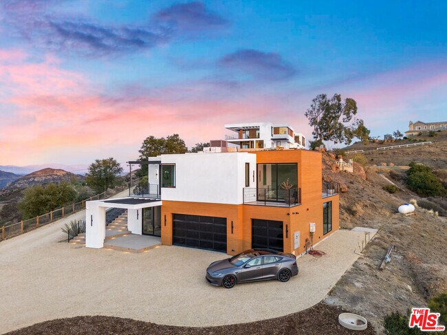 Primary Photo - 32180 Mulholland Hwy