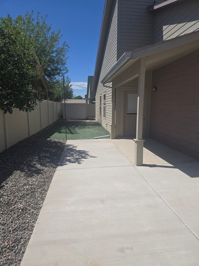 Building Photo - MOVE IN SPECIAL: $300 off the first full month of rent!