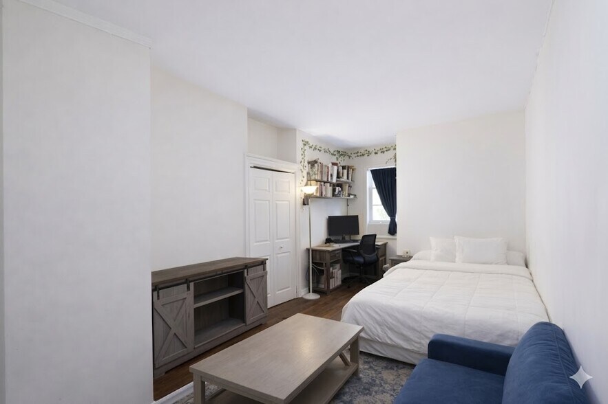 Building Photo - 9 Medford St