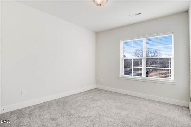 Building Photo - 857 S Franklin St